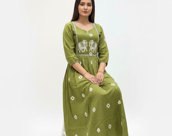 Flaskgrönt Anarkali Kurta-set med elefantbroderi - Bandhani-tryckt bomullskurta för kvinnor
