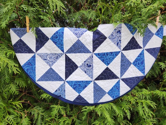 Blue Delft inspired Quilted Tree Skirt 30"  ct1201