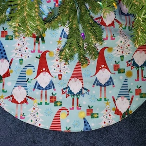 NEW Santa Gnomes Christmas tree skirt. 35&quot;