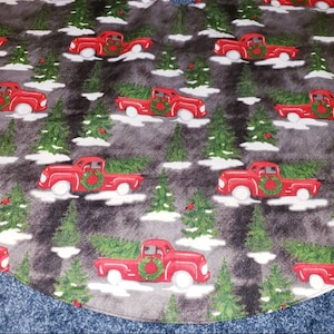NEW Vintage Red Pickup Truck Christmas tree skirt. 35&quot;