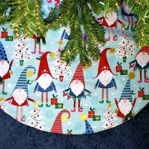 Santa Gnomes Christmas tree skirt. 35"