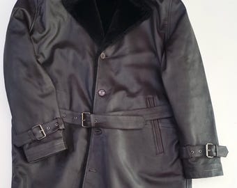 Gabardina de piel auténtica: abrigo de invierno con cinturón y forro de piel