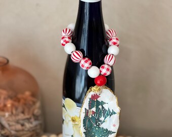 Handcrafted Oyster Shell Christmas Wine Charm: Coastal Holiday Decor