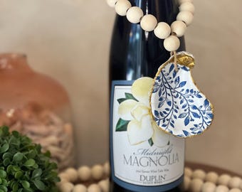 Handcrafted Oyster Shell Wine Charm: Coastal Wedding Favor