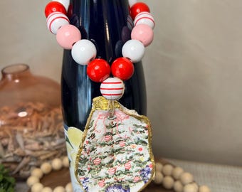 Handcrafted Oyster Shell Wine Charm: Coastal Christmas Decor | Christmas Wedding Favor