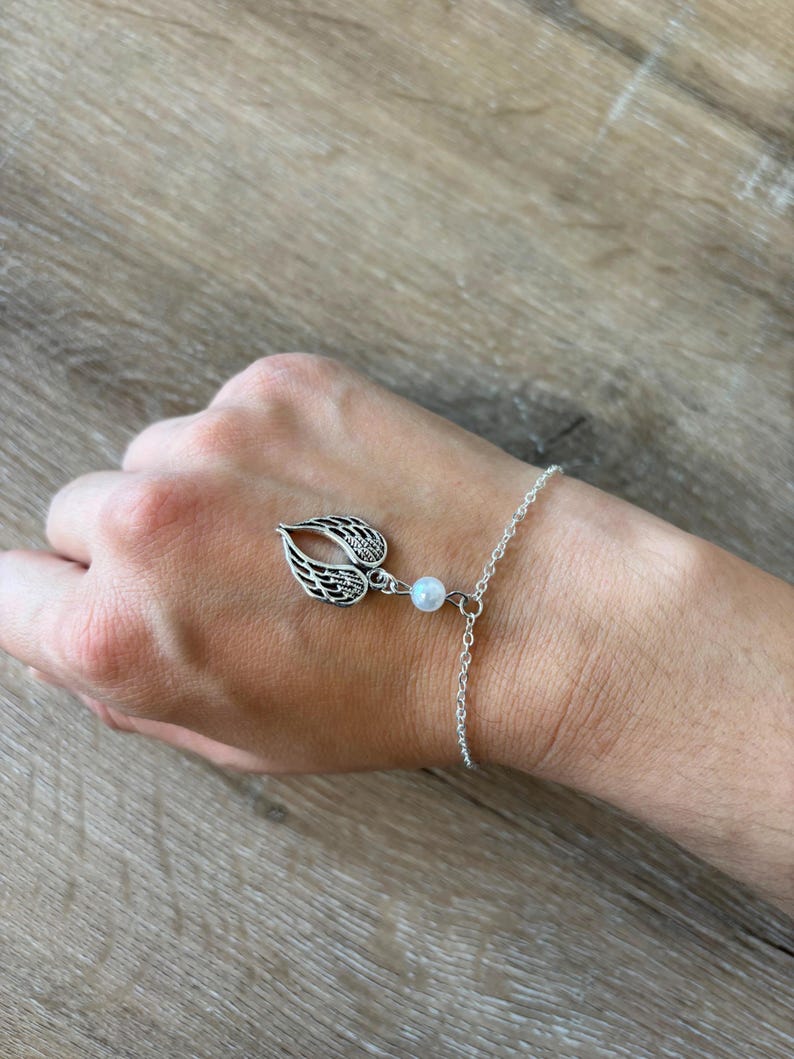 Armband med änglavinge och konstpärlor | Rostfritt stål bild 4