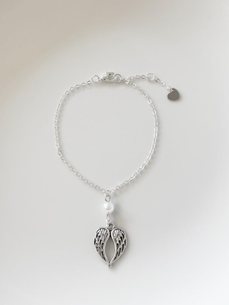 Armband med änglavinge och konstpärlor | Rostfritt stål bild 3