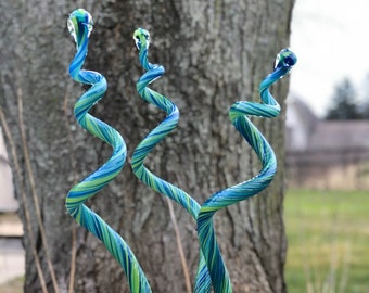 Hand blown garden glass ***FREE SHIPPING***.  3 Sprouts: hand-made, mouth blown, fine yard art glass