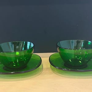 Set von 2 Vintage grüne Tassen und 2 Untertassen VERECO Frankreich