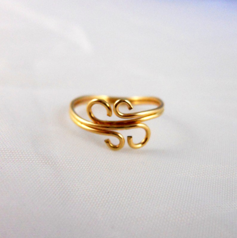 Scroll Toe Ring 14k Gold Filled image 1