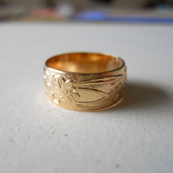 14k Gold Filled Wide Pattern Band Ring