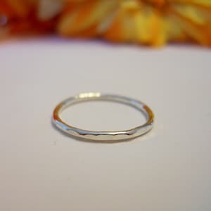 Stacking Ring gehämmert, massives Sterling Silber