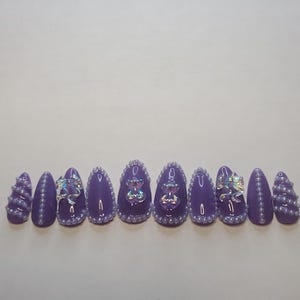 Uniquely Made | Purple and Pearl | Medium Almond | Custom Nails