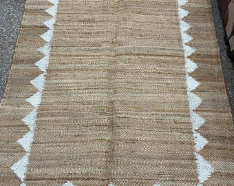Handcrafted Hemp Jute Rug: Eco-Friendly Home Decor