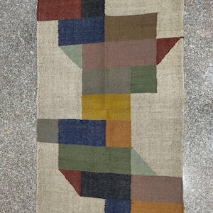 Handwoven Wool Jute Kilim Rug: Traditional Indian Home Decor
