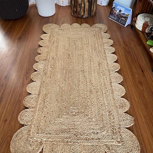 Tapis festonné en jute tressé à la main : décor bohème naturel