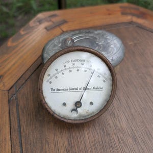 Rare 19c American medical thermometer Fahrenheit doctors iron desktop footed temperature reader