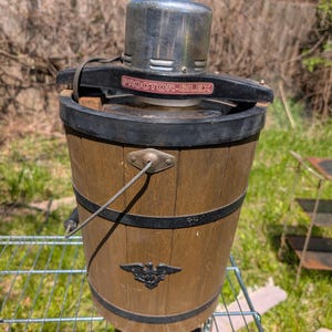 Vintage Proctor-Silex 8 Qt Eismaschine Fass mit Griff groß primitiv