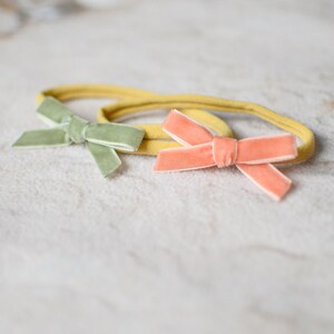 Piccoli fiocchi per fasce per neonati, set di fiocchi per neonati, fiocchi per neonati in nastro di velluto, fiocchi per bambine, piccoli fiocchi per fasce per capelli