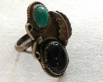 Antique Native American Sterling Turquoise and Onyx Ladies Ring