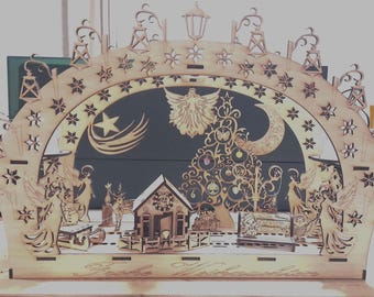 シュヴィッボーゲンの降誕祭、ドイツのキャンドルアーチ。点灯された