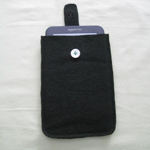 Thick Felted Wool Kindle 3 protective Cover Cozy dark green shell button