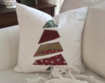 Christmas Pillow Cover with Tree Appliqué, Festive Red & Green Decor, Perfect for Holiday Home Styling or Gift Giving