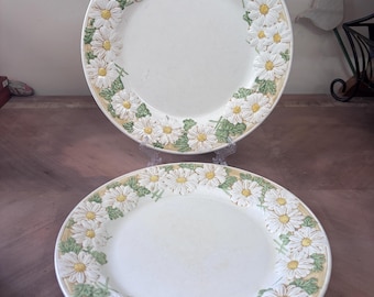 Juego de 2 platos llanos Vintage Poppytrail de Metlox, fabricados en California, con diseño de margarita esculpida.