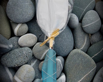 Sea Glass Wedding Cake Server made with Recycled Bottle "Tumbled Island Glass"  in Light Turquoise. Dishwasher Safe. Stainless Steel.