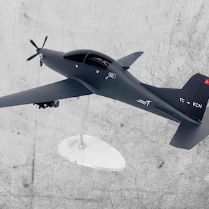 Hürkuş 1/32 Scale Display Model: Licensed Military Aircraft Replica