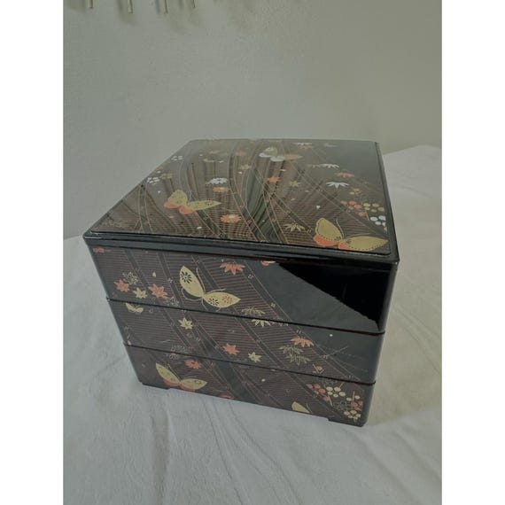 Lacquerware Japanese 3-Tiered Bento Box/Jewelry Box