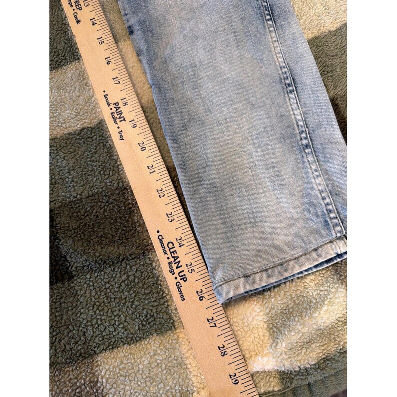 Wrangler Bostin Mens Slim Fit Light Wash Denim Jeans Blue Size 36 Cotton Spandex image 2
