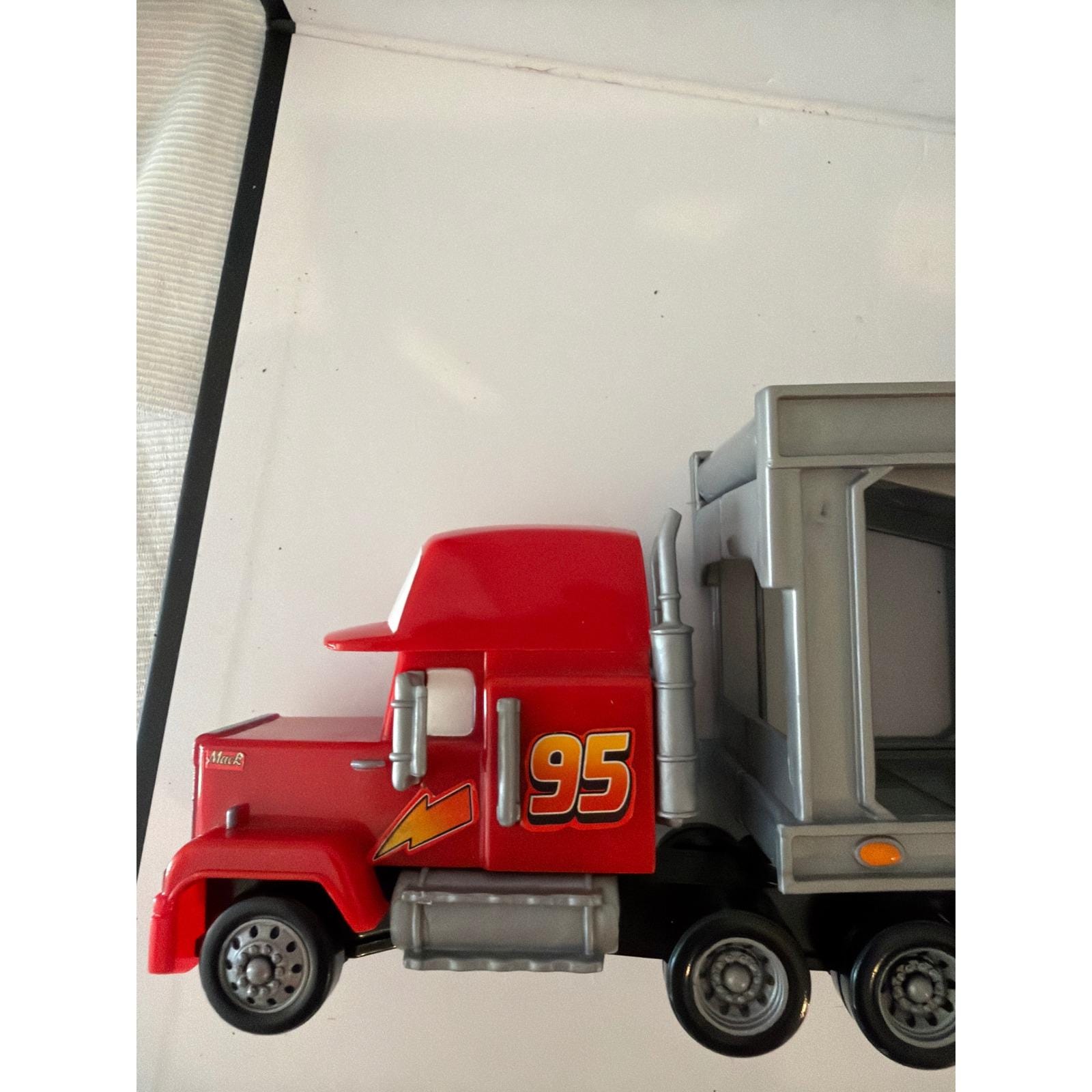 Disney Pixar Cars Mack Hauler Truck Red 95 Trailer Mattel 2006