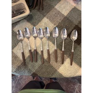 8 vintage Interpur INR2-bordsskedar med trähandtag i konstläder och gravyr
