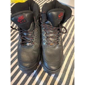 Nike ACG Air Vintage 1995 Black Leather Hiking Boots 185060-061 Mens 9.5 UK 7 Vintage Nike Leather Hiking Boots, Black & Blue, Men main image 3
