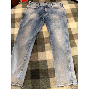 Wrangler Bostin Mens Slim Fit Light Wash Denim Jeans Blue Size 36 Cotton Spandex image 1
