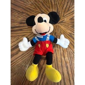 Peluche vintage de Mickey Mouse de Disney, Mattel Arcotoys, 38 cm, pantalón corto rojo. imagen 1