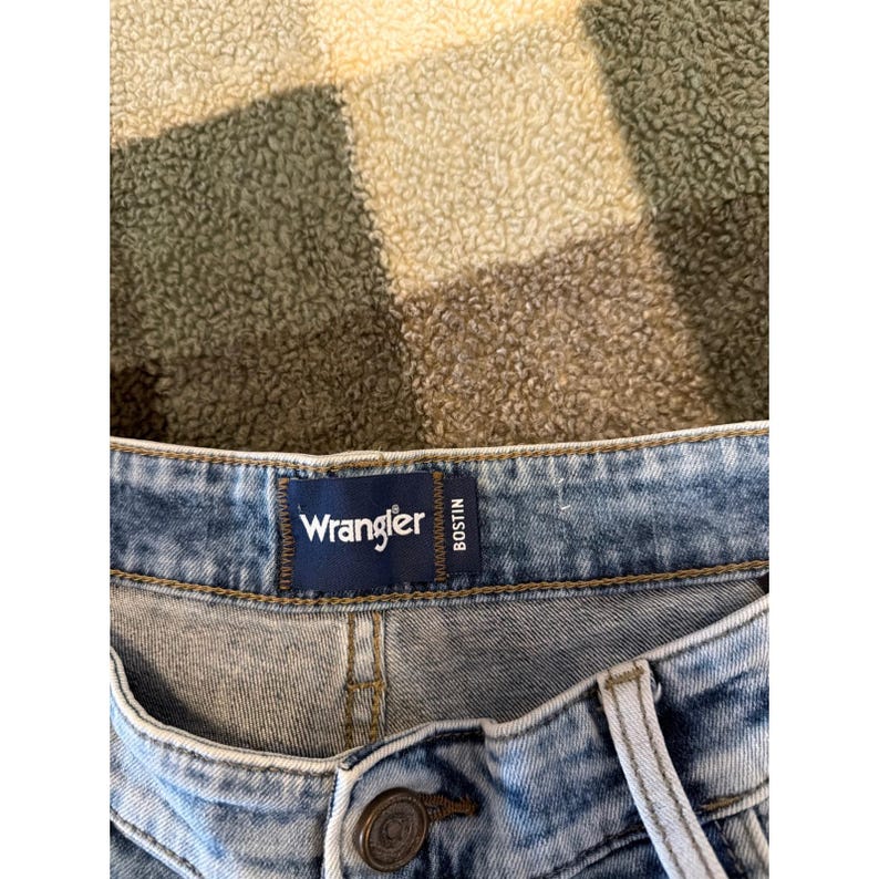 Wrangler Bostin Mens Slim Fit Light Wash Denim Jeans Blue Size 36 Cotton Spandex image 3
