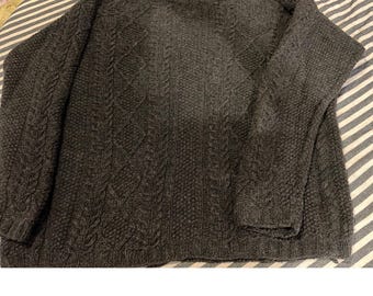 Suéter de punto trenzado de lana 100% gris carbón para hombre de OHanlon Mills, talla M
