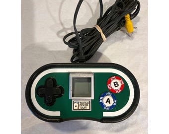 Consola de control portátil para juegos de TV Plug and Play del World Poker Tour 60244 Verde