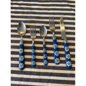 Vintage blå prästkrage blommig 5-delad bestickset i rostfritt stål Cottagecore