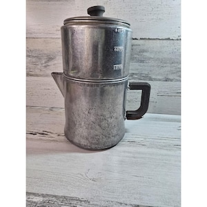 Cafetera de aluminio vintage de 6 tazas para estufa, color plata, estilo retro para acampar.