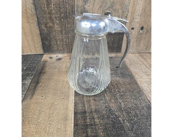 Vintage droppfri räfflad sirapsdispenser i glas med lock i rostfritt stål, kromfinish