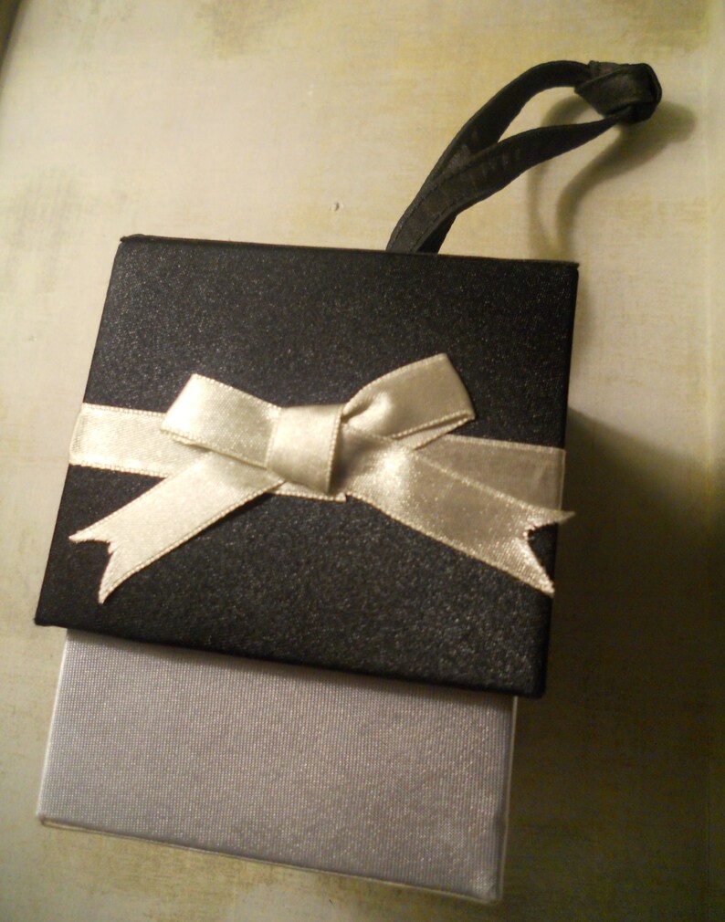 Box Purse Great for Purse Collectors Elegant Purse as Gift Box With