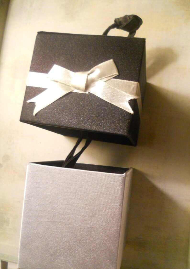 Box Purse Great for Purse Collectors Elegant Purse as Gift Box With