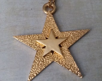 Stars Pendant Necklace ~ Be A Star!!  Beautiful Textured Gold and Shiny Gold with Chain