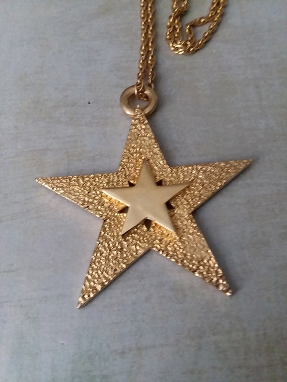 Stars Pendant Necklace ~ Be A Star!!  Beautiful Te