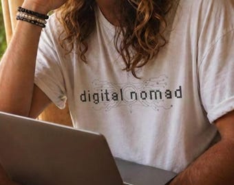 Camiseta Nómada Digital: Camiseta Minimalista para la Vida en Furgoneta, el Trabajo y los Viajes