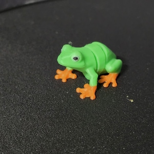 5 Pack Mini Articulated Flexi Frogs - 3D Printed Fidget Toy Tiny Poseable Frogs