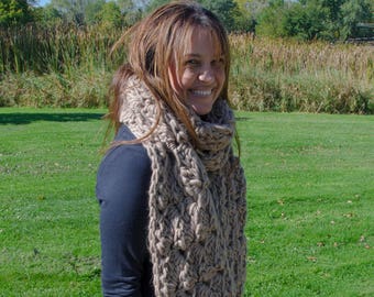 Riley Scarf: Easy Crochet Pattern with Chunky Yarn, Beginner-Friendly DIY Scarf